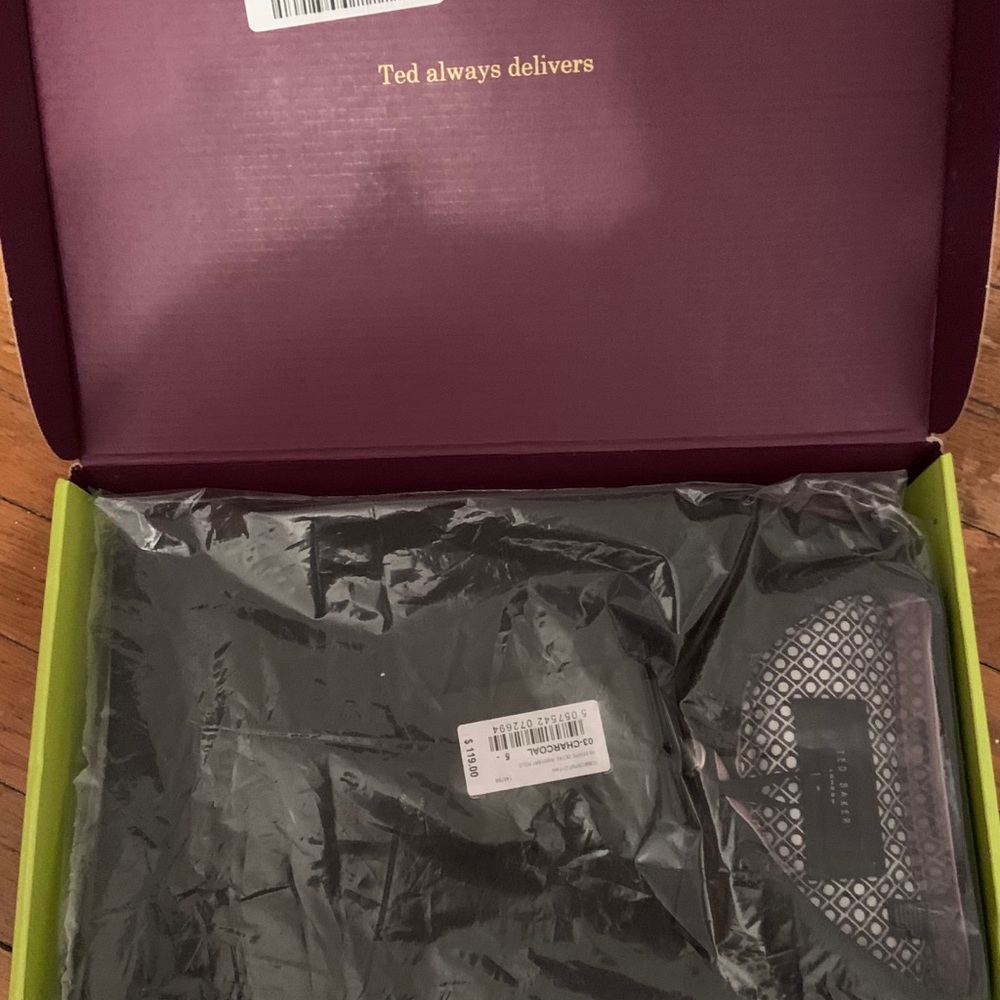 Ted Baker Mens short sleeved knit polo, size 5